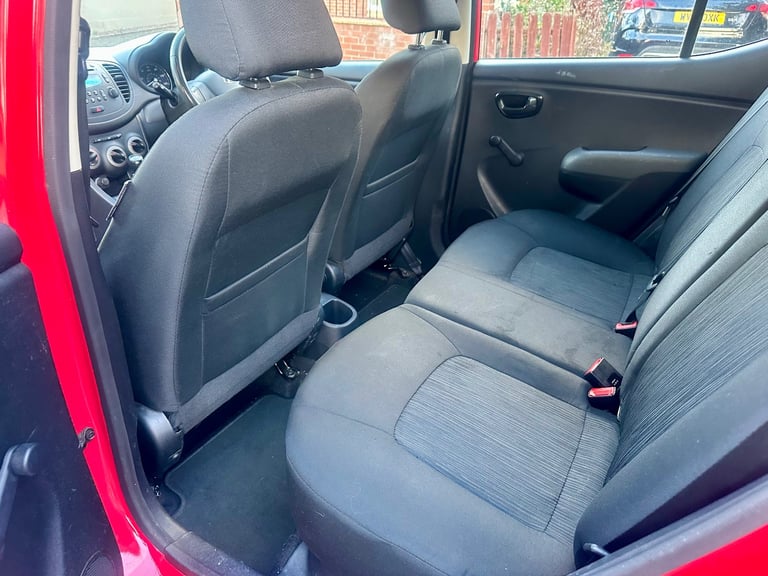 Hyundai, I10, Hatchback, 2013, Manual, 1248 (cc), 5 doors full years mot tax only 20£ years 