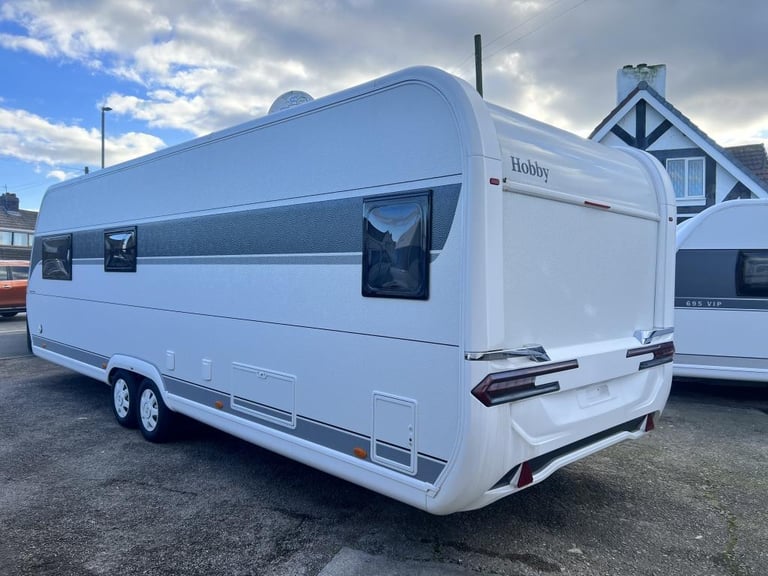 2024 HOBBY PRESTIGE 720 WQC 4 Berth fixed island bed End washroom
