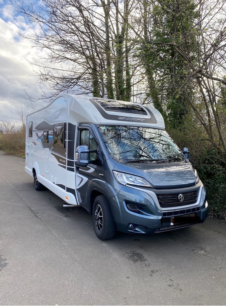 SWIFT ESCAPE 694, 2022, 2184 (cc)