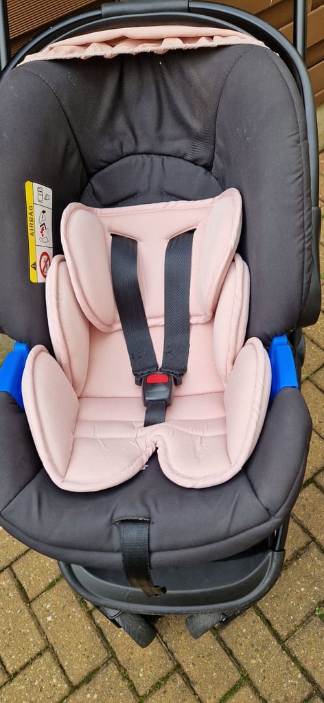 PUGGLE MONACO XT TRAVEL SYSTEM. IN VERY GOOD CONDITION.