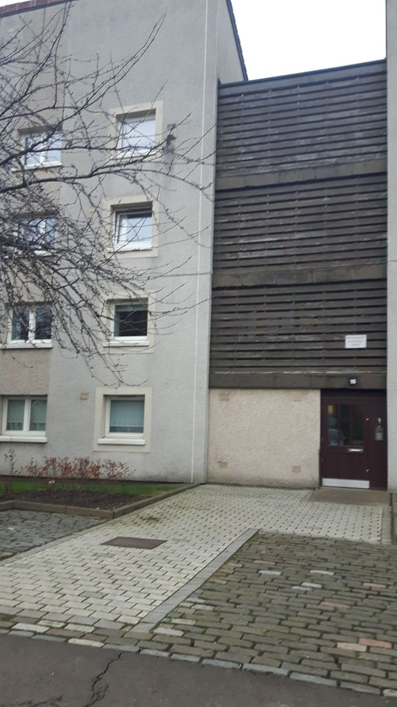 1 Bedroom Top Floor Flat for rent 