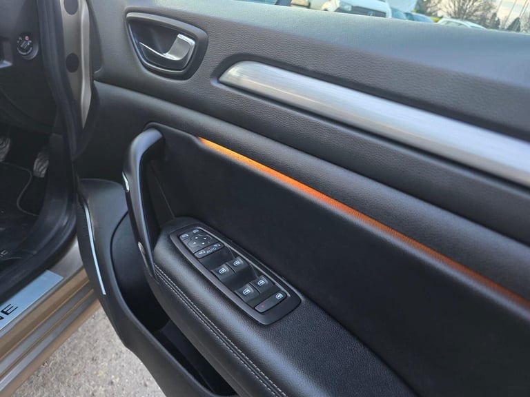 2016 Renault Megane 1.5 dCi Dynamique S Nav EDC Euro 6 5dr Hatchback Diesel Automatic