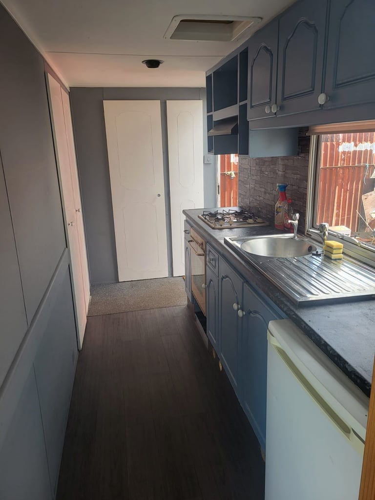 Residential Caravan  South Ockendon Area  Close to Train Station, Bus Stop & Shops 