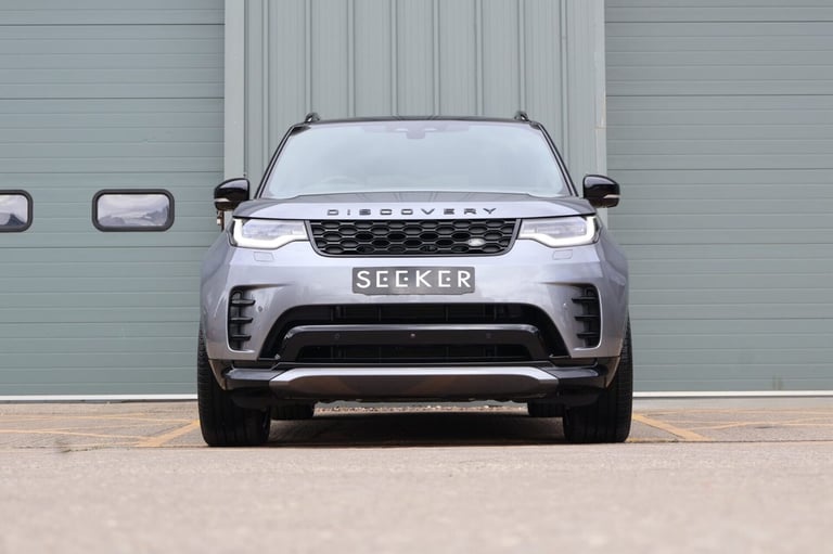 2025 Land Rover Discovery 2025 COMMERCIAL DYNAMIC HSE STYLED BY SEEKER WITH A REAR SEAT CONVERSIO...