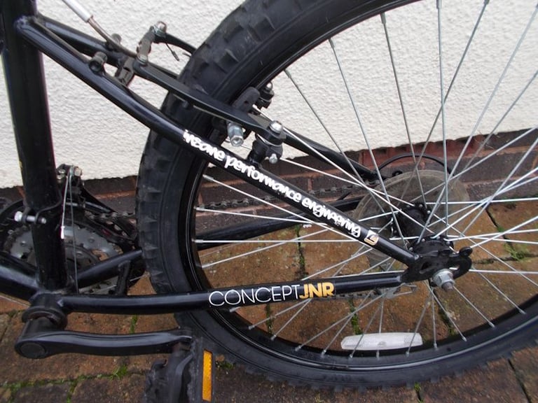 Boys Mountain Bike Serviced 26" Wheel 14" S Frame Little use View Exeter