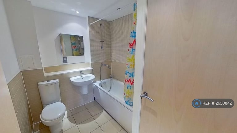 2 bedroom flat in Lochinvar Drive, Edinburgh, EH5 (2 bed) (#2650842)