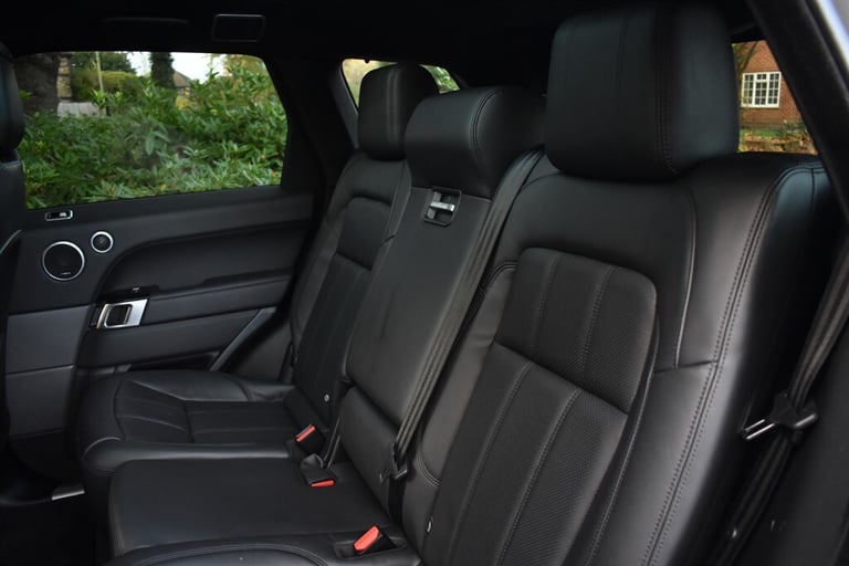 2021 Land Rover Range Rover Sport HSE SILVER+Panoramic Roof and Electric Deployable Tow Pack Esta...