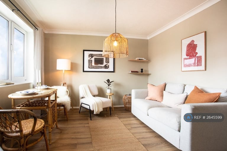 2 bedroom flat in The Carrions, Totnes, TQ9 (2 bed) (#2645599)