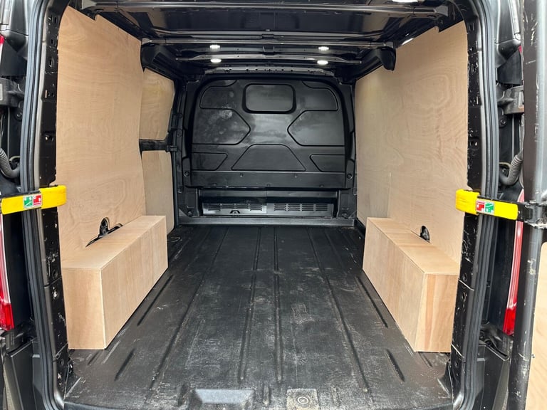 2020 Ford Transit Custom 2.0 300 EcoBlue Limited Auto L1 H1 Euro 6 (s/s) 5dr PANEL VAN Diesel Aut...