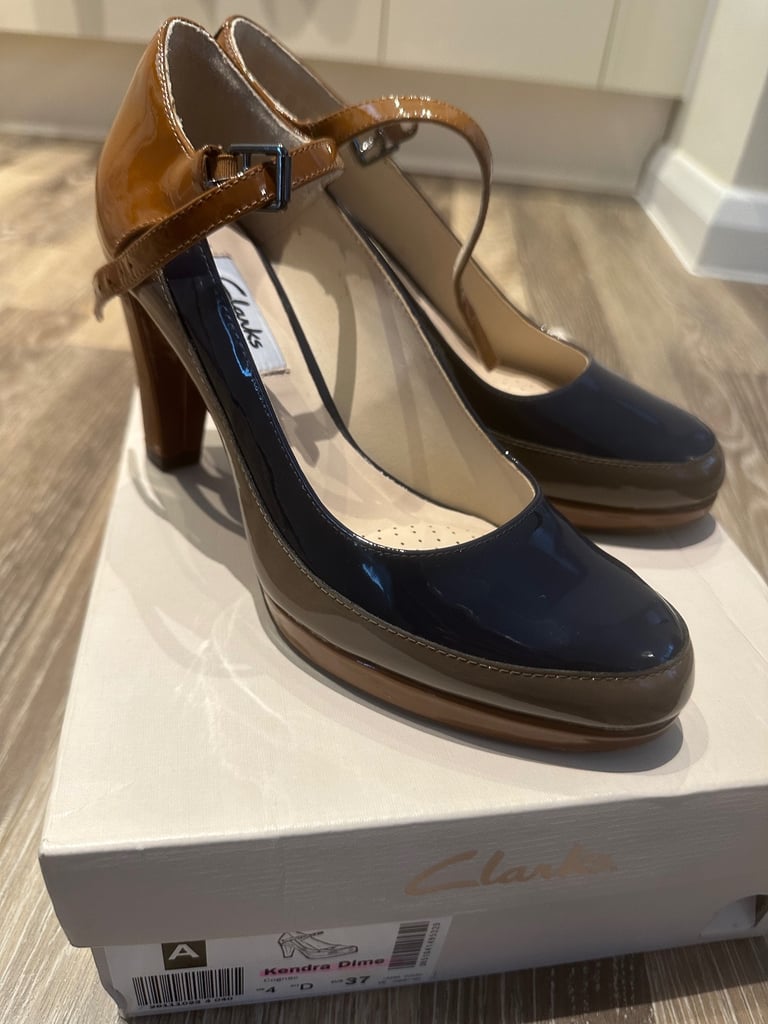 image for Lady’s Clark’s Kendra dime shoes 