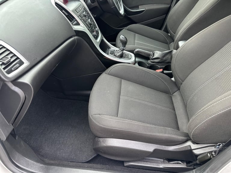 2015 Vauxhall Astra 1.6i SRi Euro 6 5dr HATCHBACK Petrol Manual