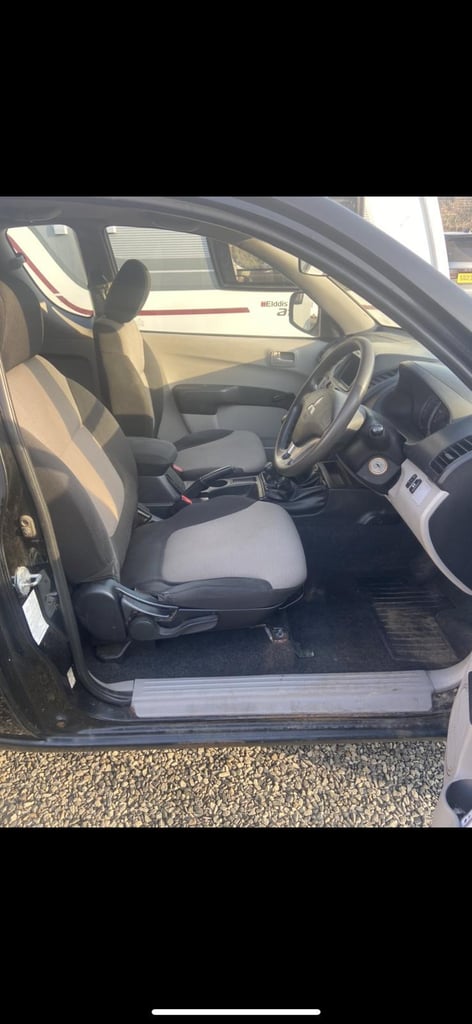Mitsubishi L 200