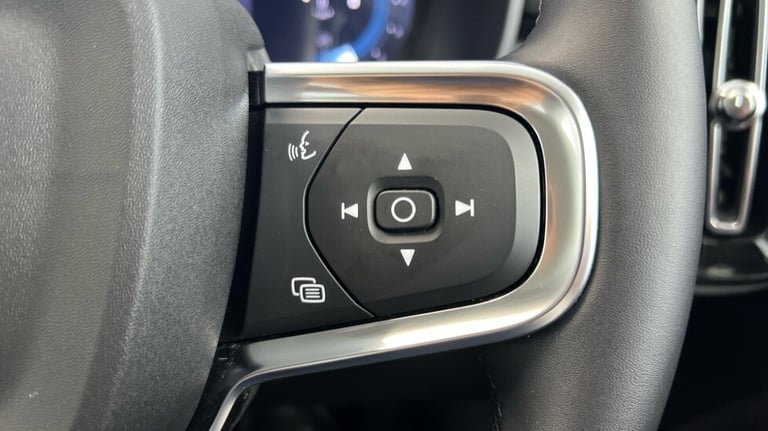 2024 Volvo XC40 Ultra, B3 Mild hybrid, Petrol, Bright (360 camera, Heated Windscreen) Estate Petr...