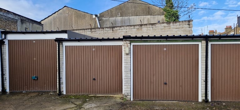 Garage/Parking/Storage to rent: Lakehall Road (r/o 13-15) Thornton Heath, CR7 7EG - GATED SITE