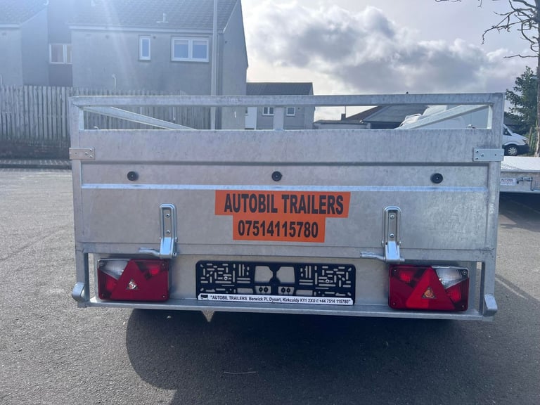BRAND NEW 8,2ft X 4,3ft (BC752) TWIN AXLE MASTER NIEWIADOW TRAILER 1300KG BRAKED