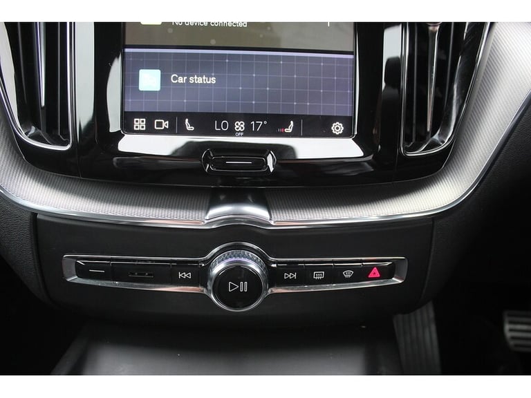 2022 Volvo XC60 B5 MHEV R-Design SUV HYBRID Automatic