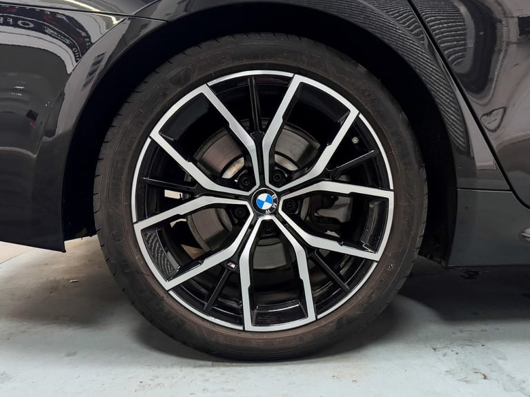 2022 BMW 5 Series 520i M Sport Saloon SALOON Petrol/Electric Hybrid Automatic