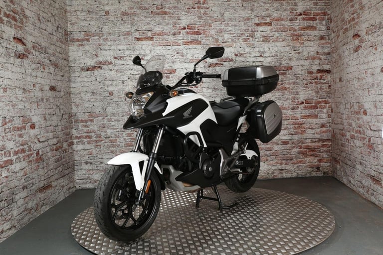 HONDA NC750X - 2016 Petrol Automatic in White