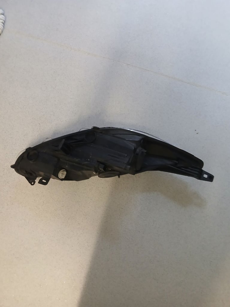 Ford Fiesta mk7 2014 model passenger side headlight 