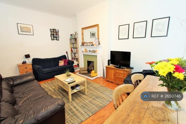 3 bedroom flat in Trouville Road, London, SW4 (3 bed) (#2650746)
