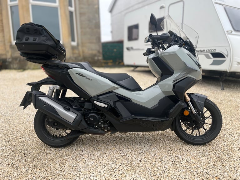 2024 Honda ADV 350 Scooter - 5k miles - Extras