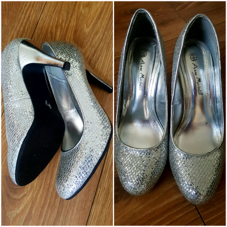 Size 5 sparkly shoes 