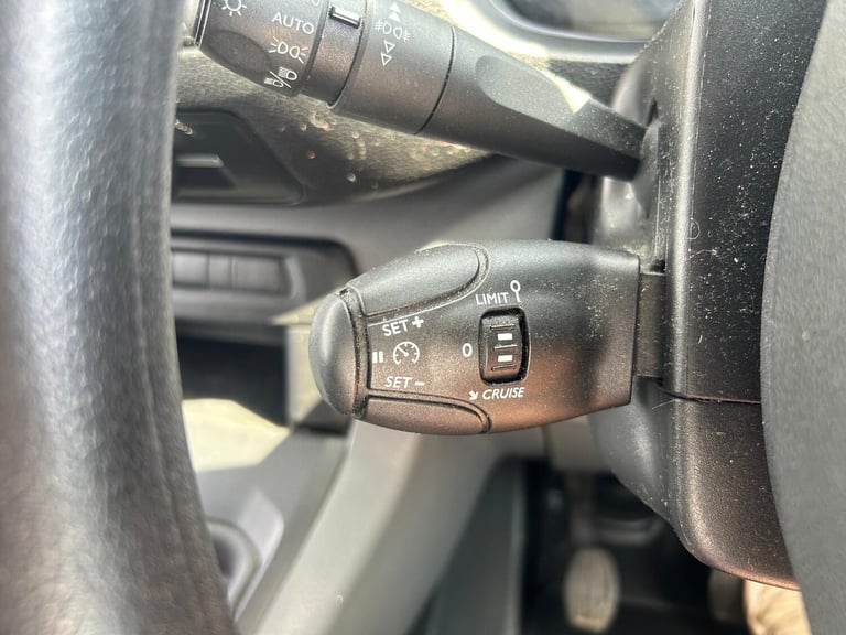 2019 Vauxhall Vivaro 1.5 Turbo D 2900 Sportive L2 H1 Euro 6 (s/s) 5dr PANEL VAN Diesel Manual