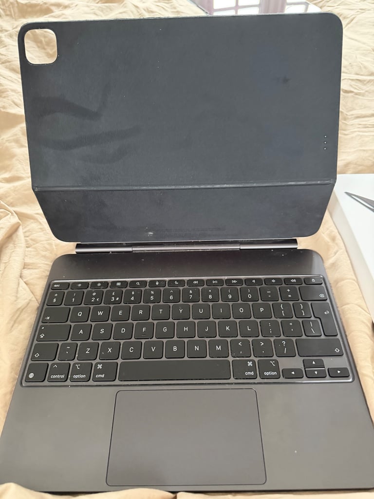 Apple Magic Keyboard for iPad Pro 13” M4 