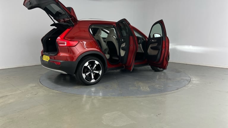 2020 Volvo XC40 Inscription Pro, B4 AWD mild hybrid Estate Petrol Automatic