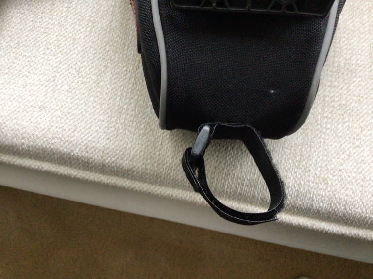 Bike Saddle Pouch Bag, Avenir Brand, with weather proof cover, in excellent used condition