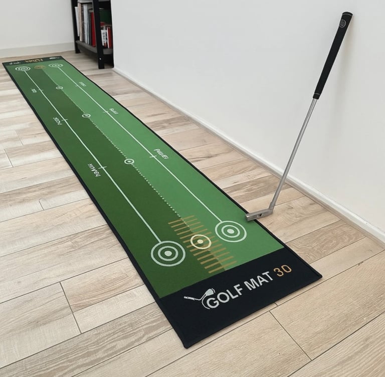 Golf putting mat - brand new 