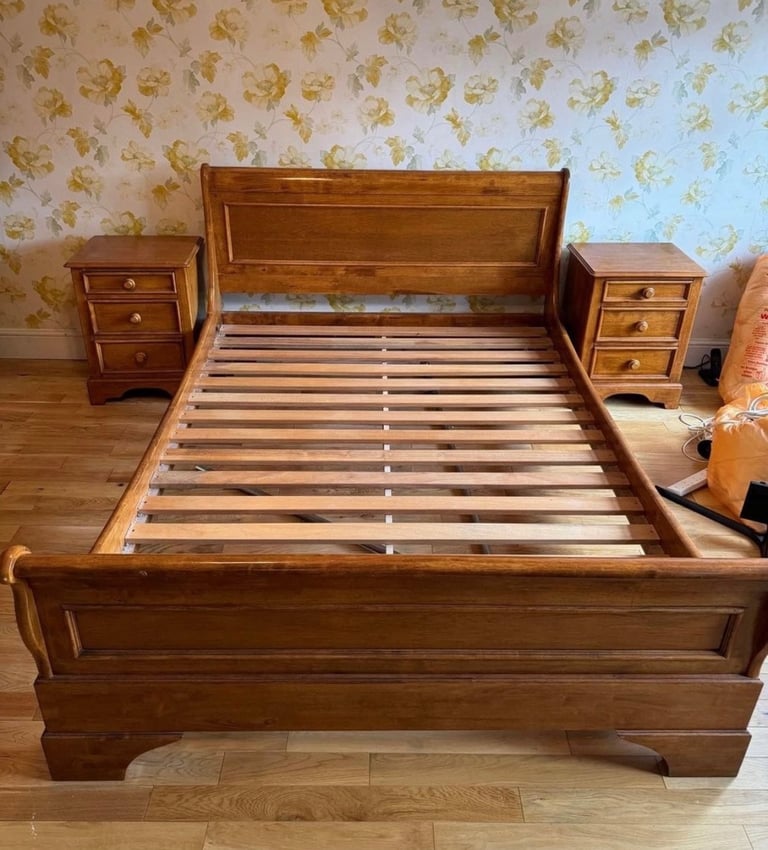 Creole Willis & Gambier sleigh king size bed frame & 2 bedside tables 