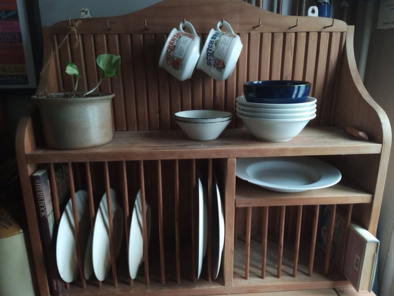 image for Mountable Wooden Plate Rack. 