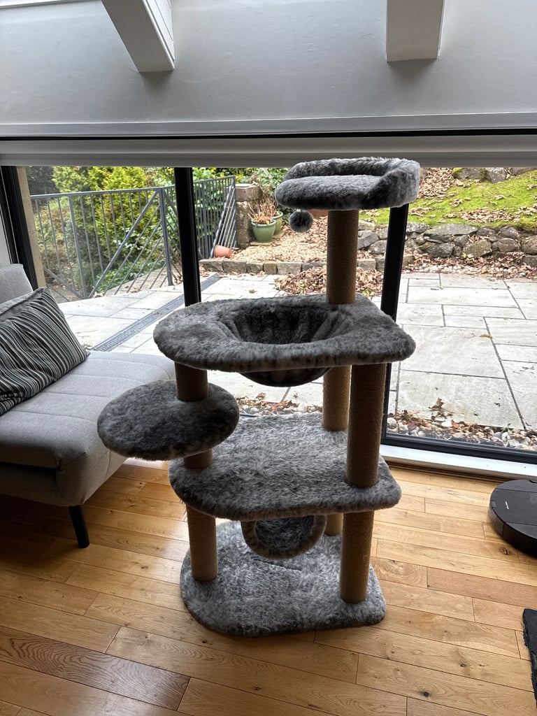 Fleece Cat Tree - light grey - excellent condition - collect glasgow g62