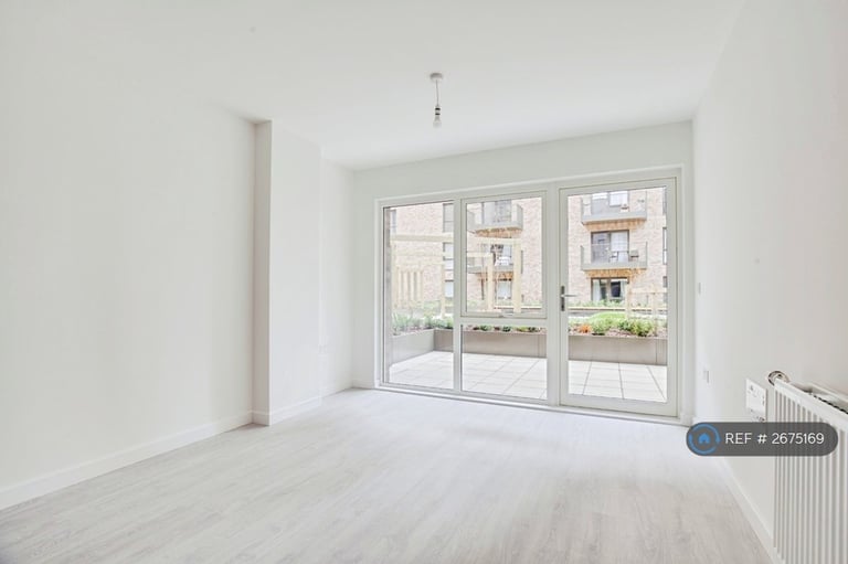 1 bedroom flat in Calotype Lane, Harrow, HA1 (1 bed) (#2675169)