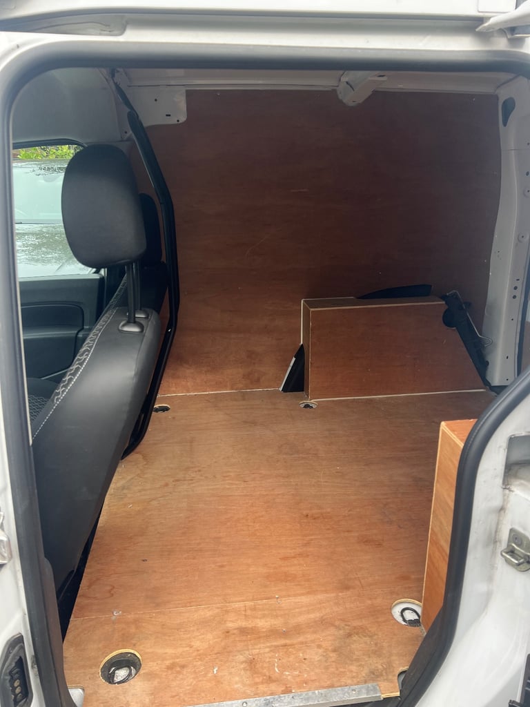 Renault, KANGOO, Panel Van, 2015, Automatic, 1 (cc)
