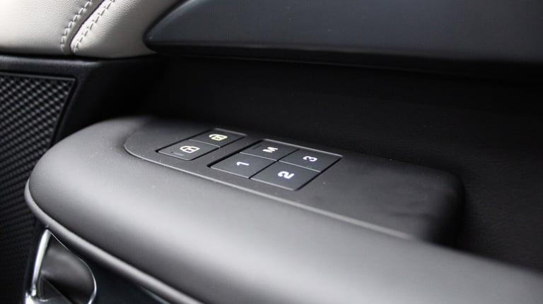 2025 Land Rover Discovery 3.0 D350 Metropolitan Edition 5dr Auto Estate Diesel Automatic