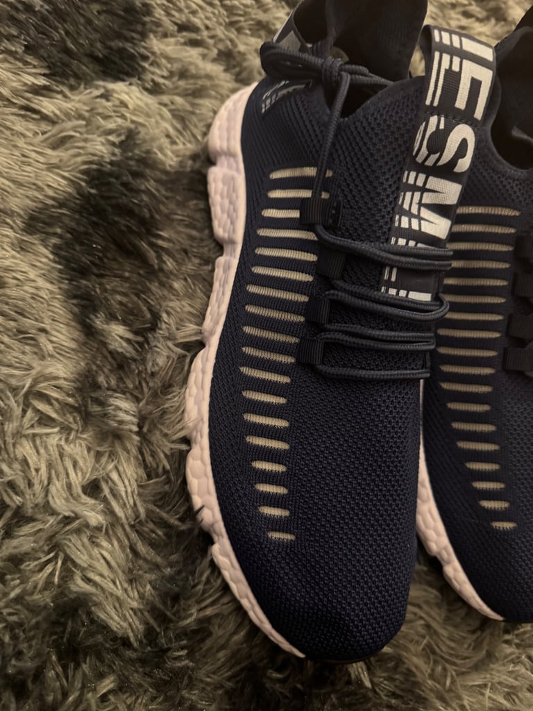 Men training shoes 