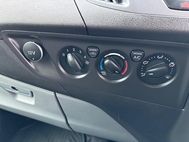 2017 Ford Transit Custom 2.0 TDCi 130ps Low Roof Limited Van PANEL VAN DIESEL Manual