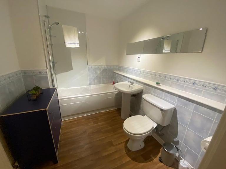 ***LONG TERM LETS-  - NO REF REQ - 1 WEEK DEPOSIT & 1 WEEK RENT UPFRONT - FROM £495 PER WEEK***