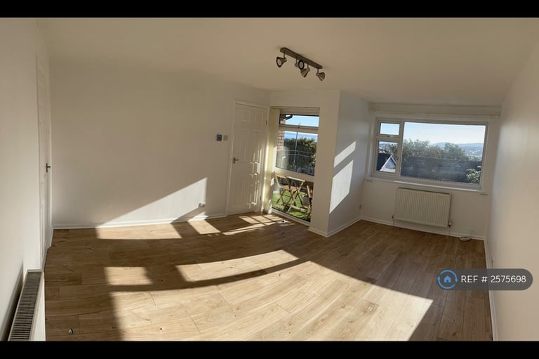 image for 2 bedroom house in Ormeside, Penrhynside, Llandudno, LL30 (2 bed) (#2575698)