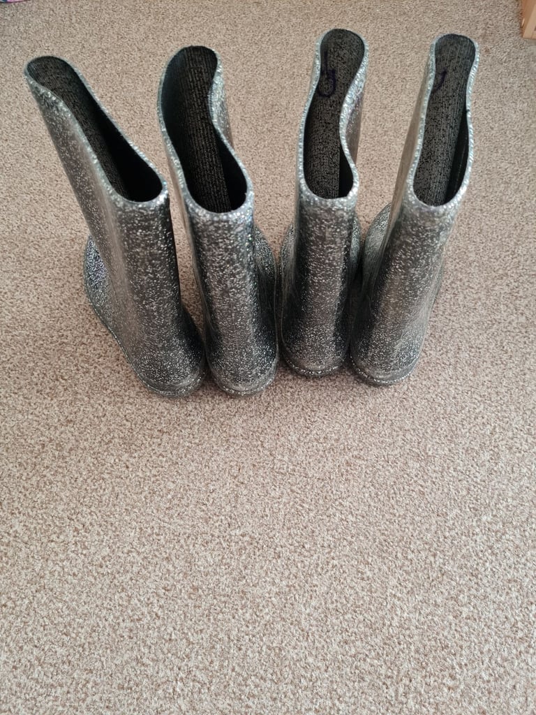 Bundle of shoes