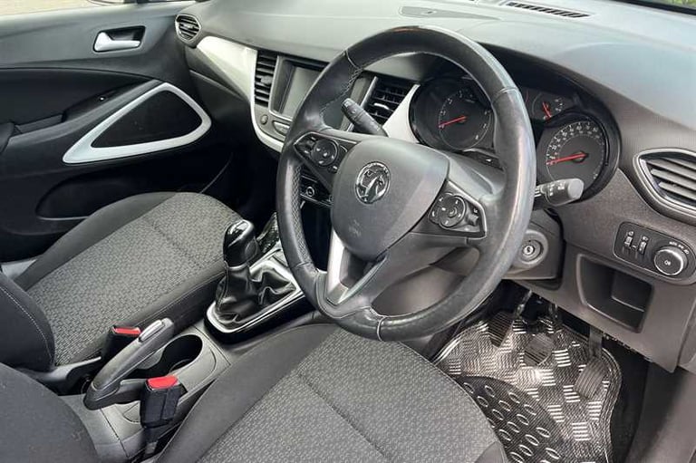 2021 Vauxhall Crossland 1.2i (83 PS) Griffin 5 Door Petrol SUV *** 1 Private Owner from New ***  ...