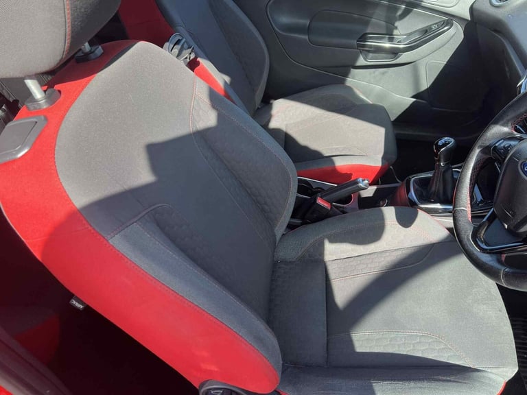 2014 Ford Fiesta 1.0 EcoBoost 140 Zetec S Red 3dr HATCHBACK Petrol Manual