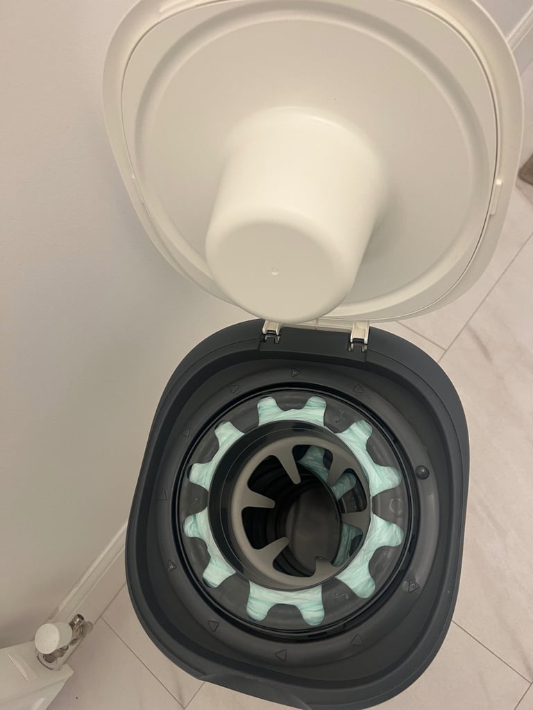 Tommee tippee nappy bin