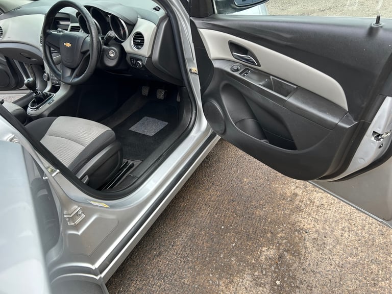 CRUZE 1.6 PETROL 73K MOT 02/26 READY TO TRAVEL 