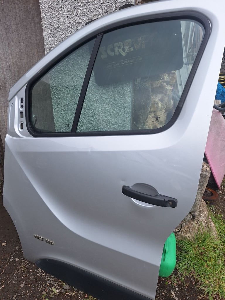 Vauxhall vivaro b 14-24 passenger left front door 