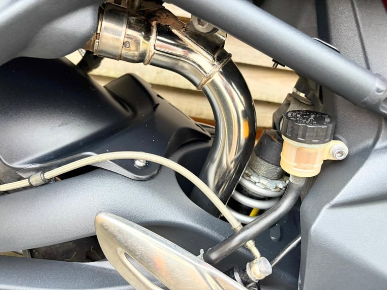 2011 // 11 Triumph Street Triple 675 £2800 Red 21813 miles.