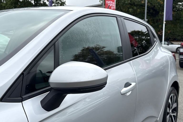 2020 Renault Clio 1.0 TCe Iconic Euro 6 (s/s) 5dr Hatchback PETROL Manual