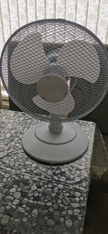 Desk fan white speed control 